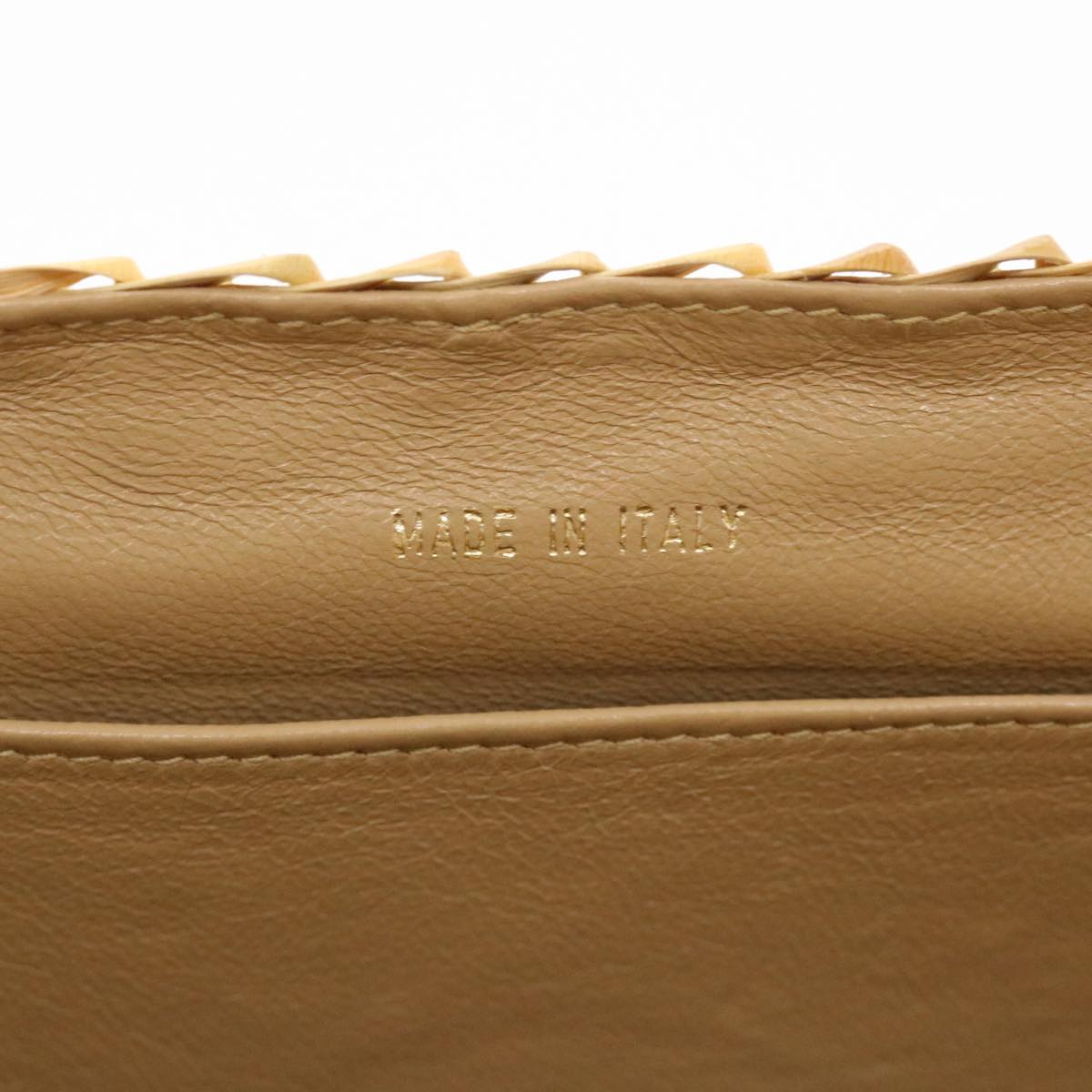 Chanel Luxury Handbags & Accessories – Classic & Timeless