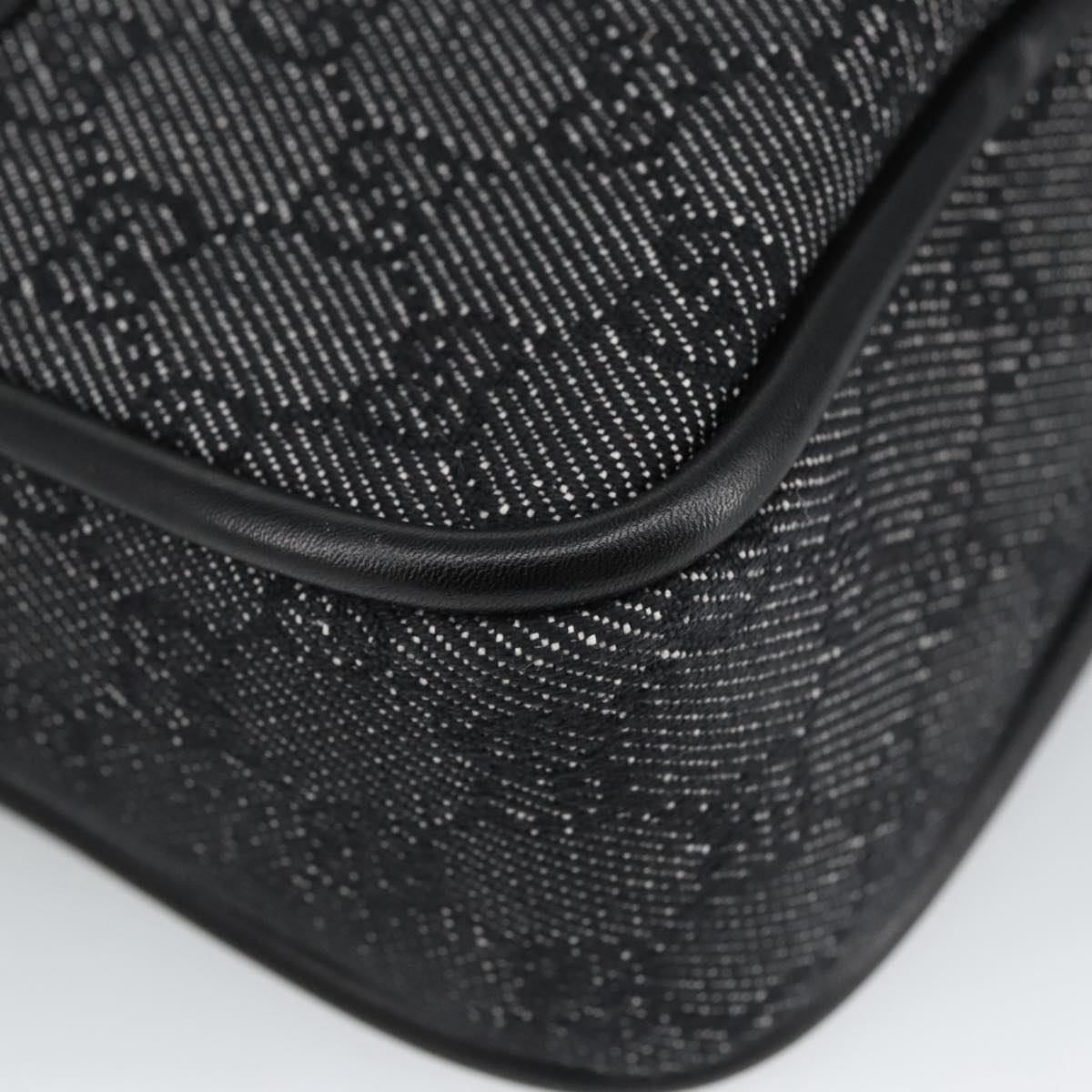 Gucci GG Canvas bags, Gucci GG pattern, Gucci canvas bags, luxury Gucci accessories