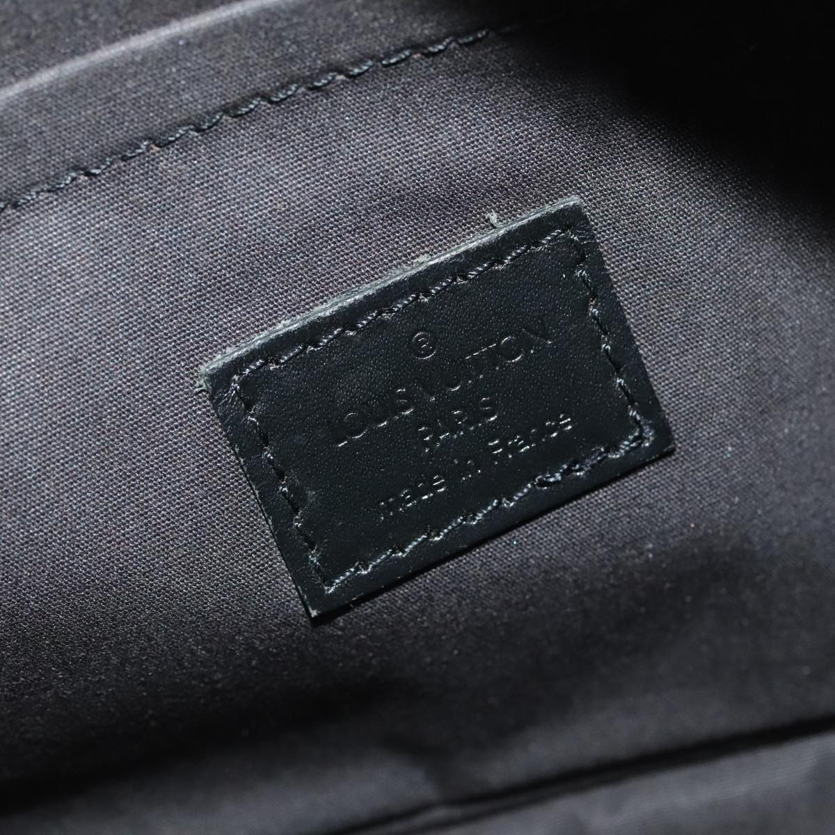 Louis Vuitton Pochette Bag – Chic & Versatile