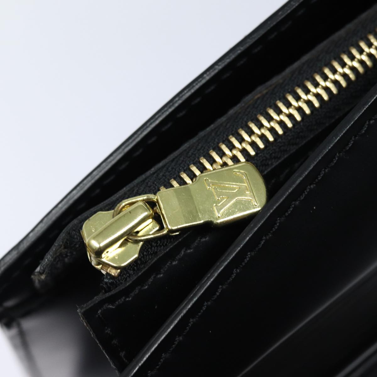 Louis Vuitton Riviera Elegant Handbag