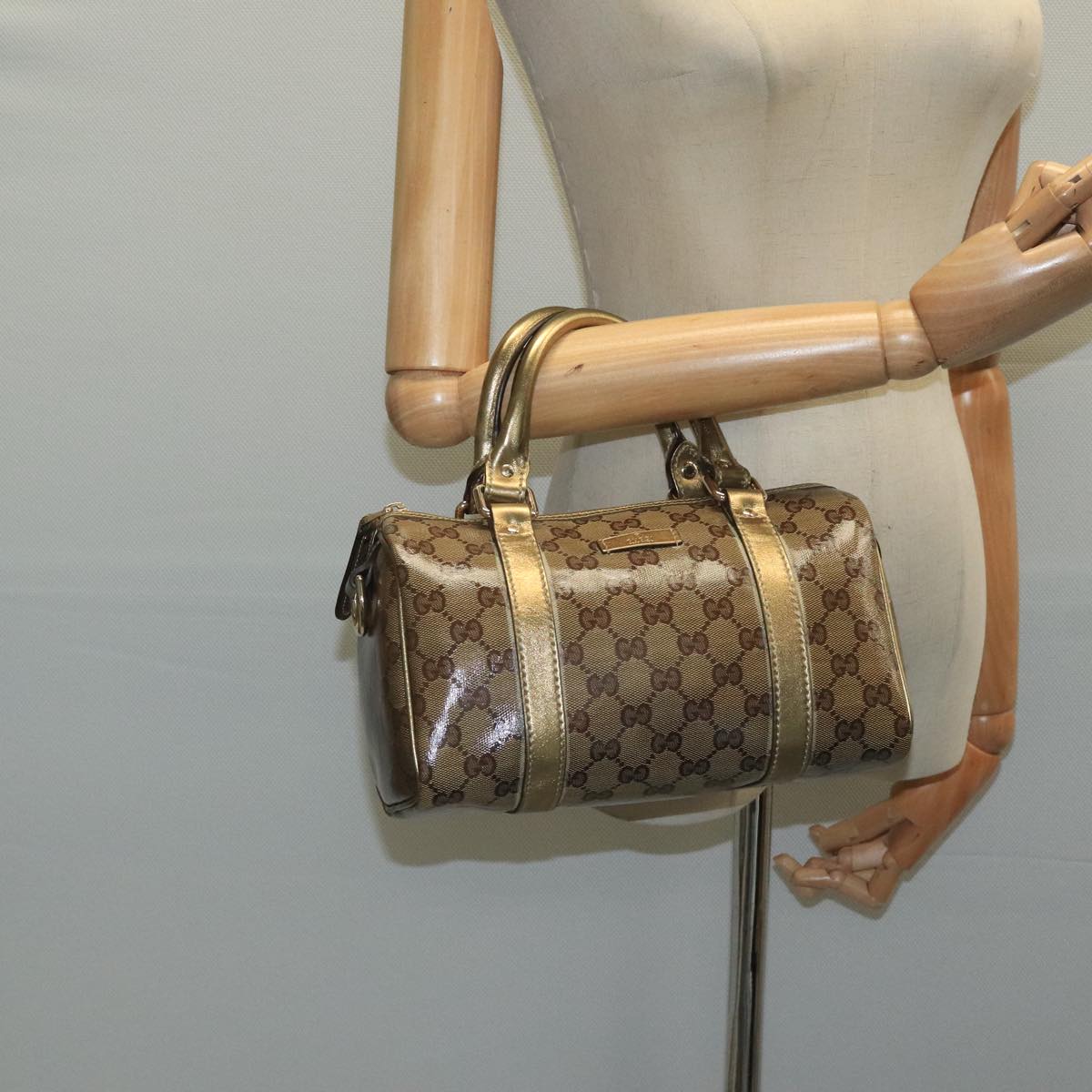 Gucci GG canvas bag, Gucci canvas bags, Gucci logo accessories