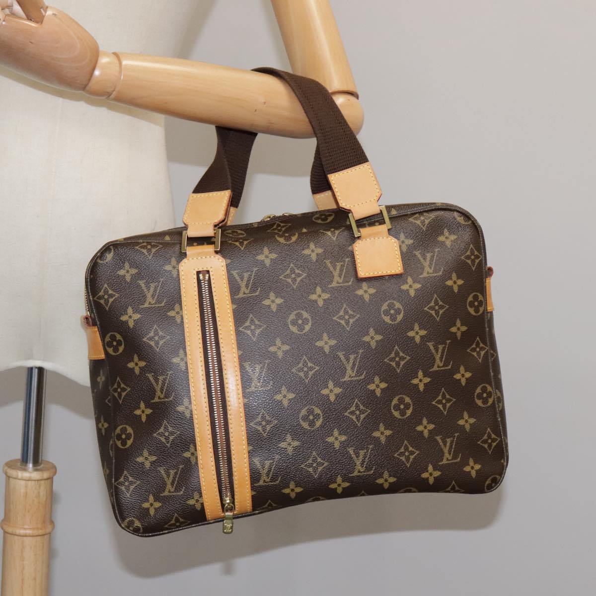 Louis Vuitton Designer Bags, Wallets & More – High-End Fashion