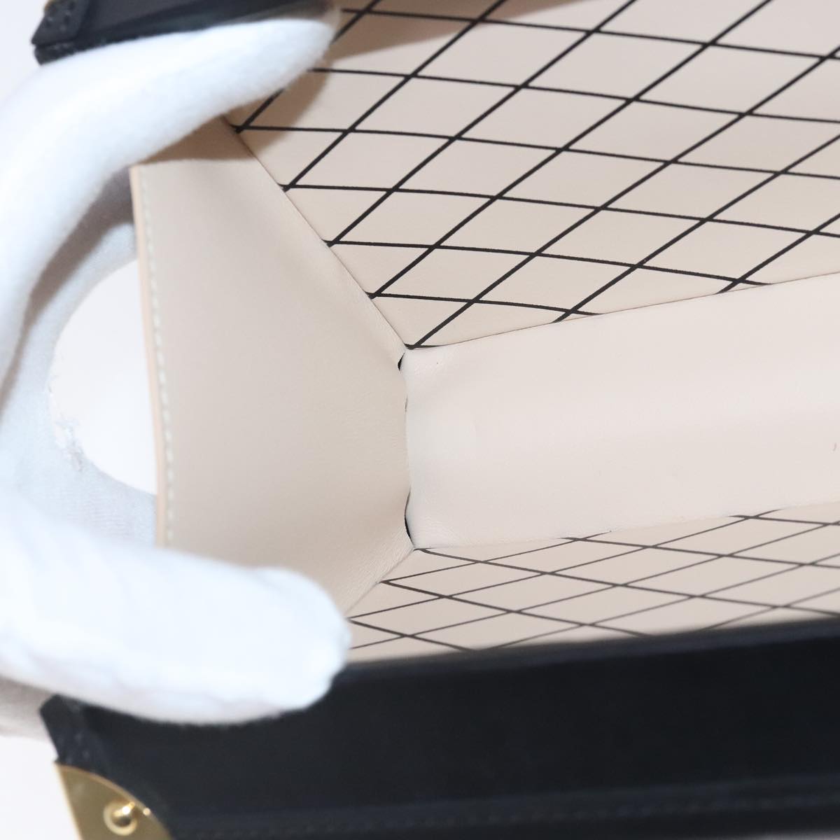Louis Vuitton Petit Malle, Louis Vuitton luxury trunk, designer trunks