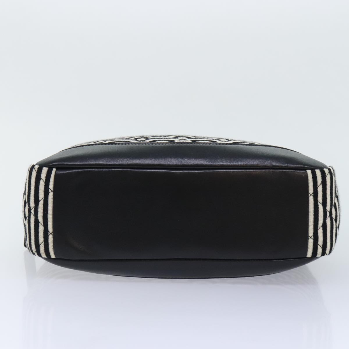 Chanel Matelassé Bag – Signature Quilted Leather Handbag