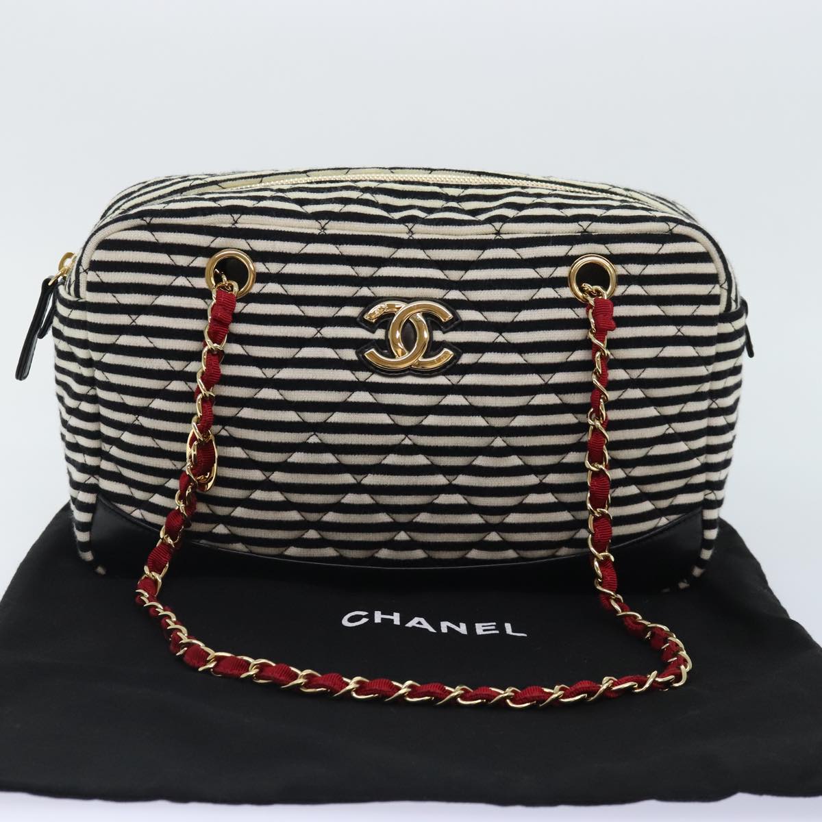 Chanel Matelassé Bag – Signature Quilted Leather Handbag