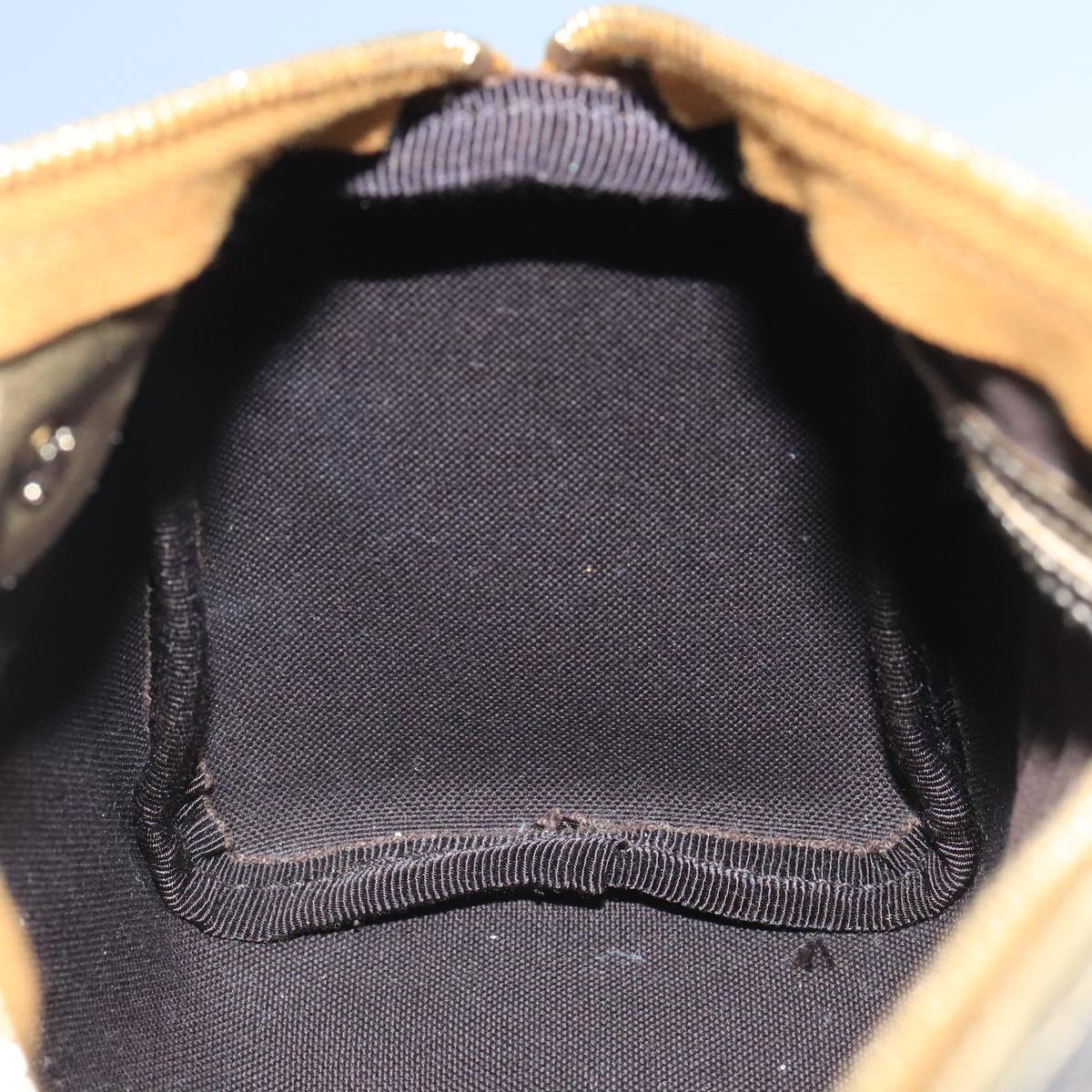Gucci GG canvas bag, Gucci canvas bags, Gucci logo accessories