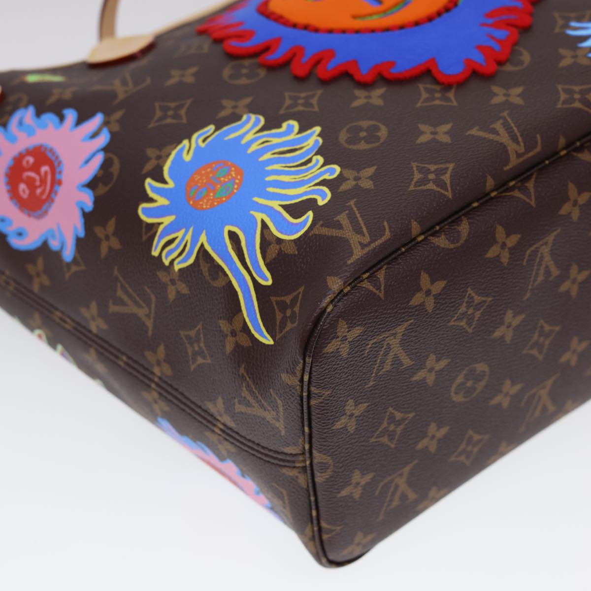 Louis Vuitton Neverfull GM – Spacious Designer Tote Bag