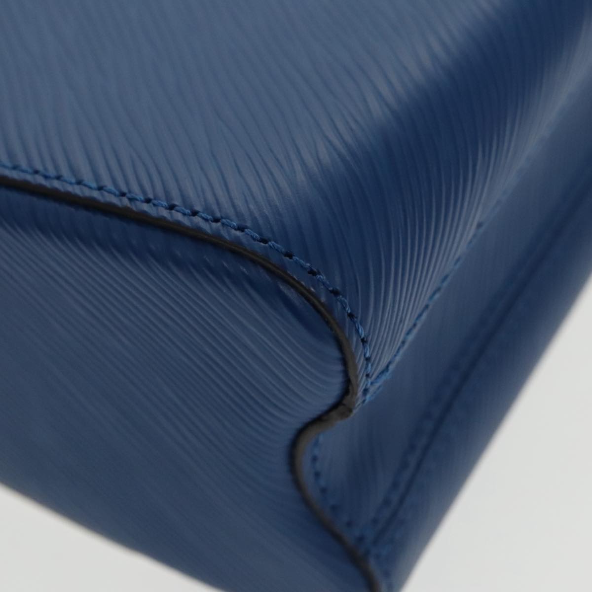 Louis Vuitton Twist Bag – Modern Designer Purse