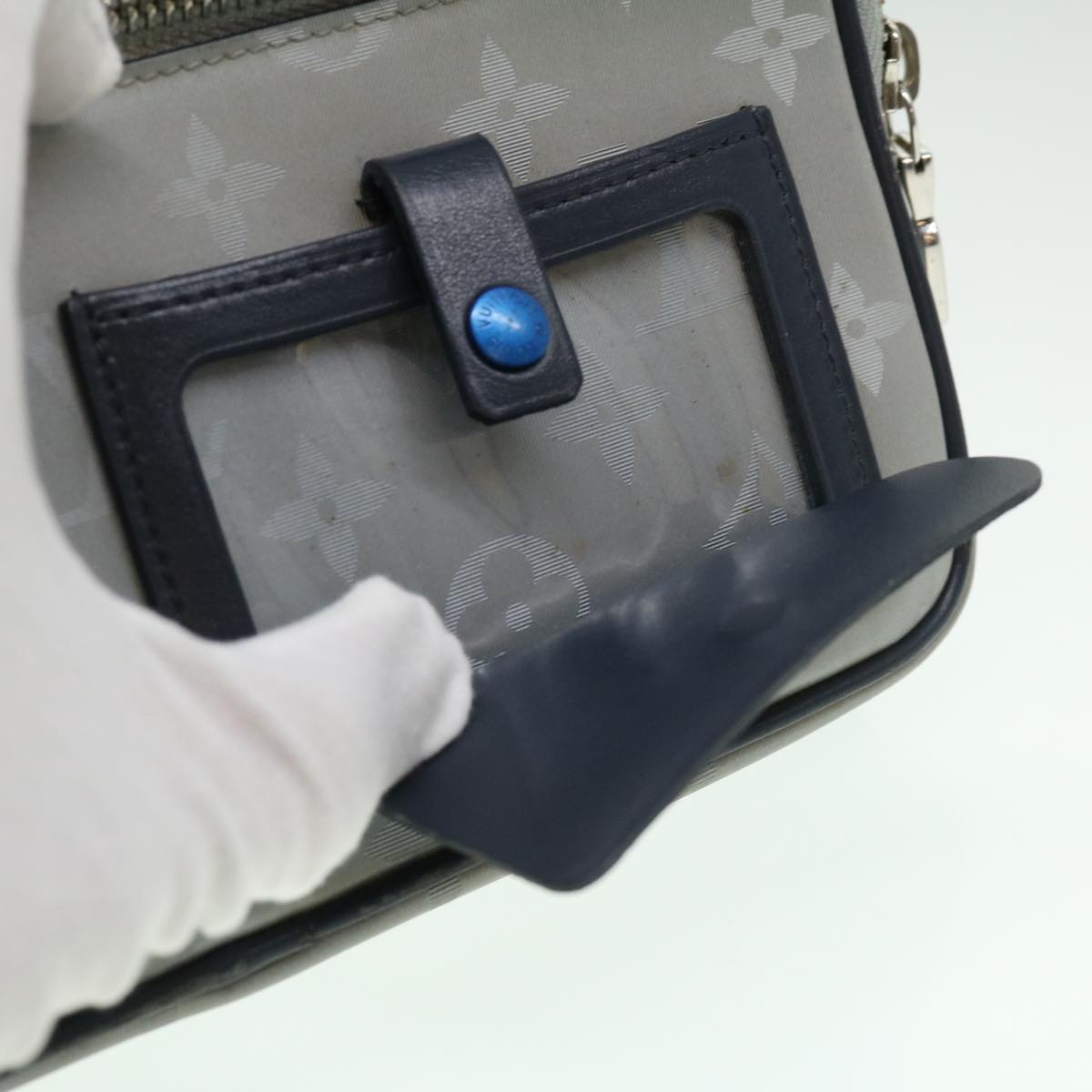 Louis Vuitton Alpha Messenger – Stylish Designer Crossbody Bag