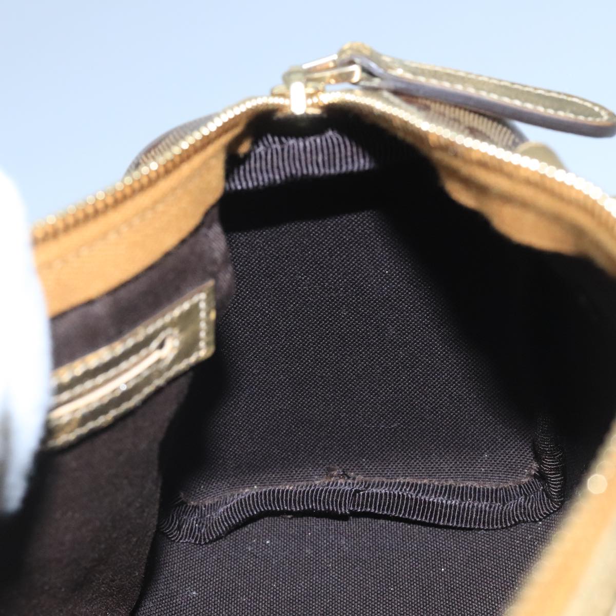 Gucci GG canvas bag, Gucci canvas bags, Gucci logo accessories
