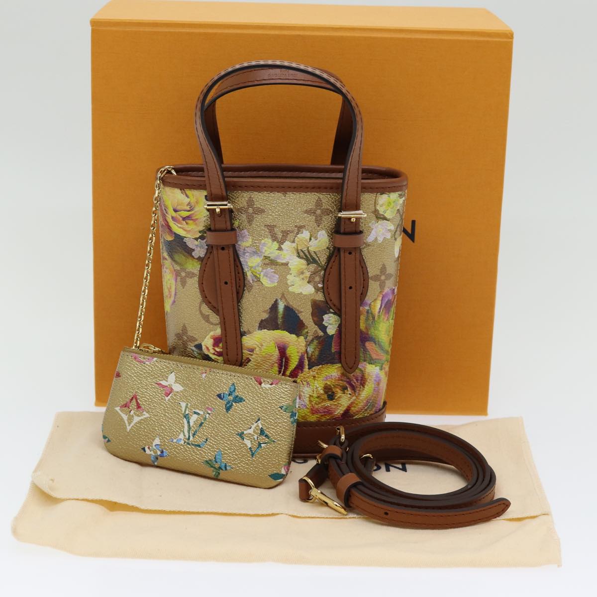 Louis Vuitton Bucket bag, LV Bucket bag, luxury Louis Vuitton bucket handbag