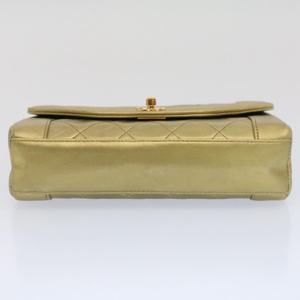 Chanel luxury bags, Chanel fashion, Chanel handbags, Chanel accessories
