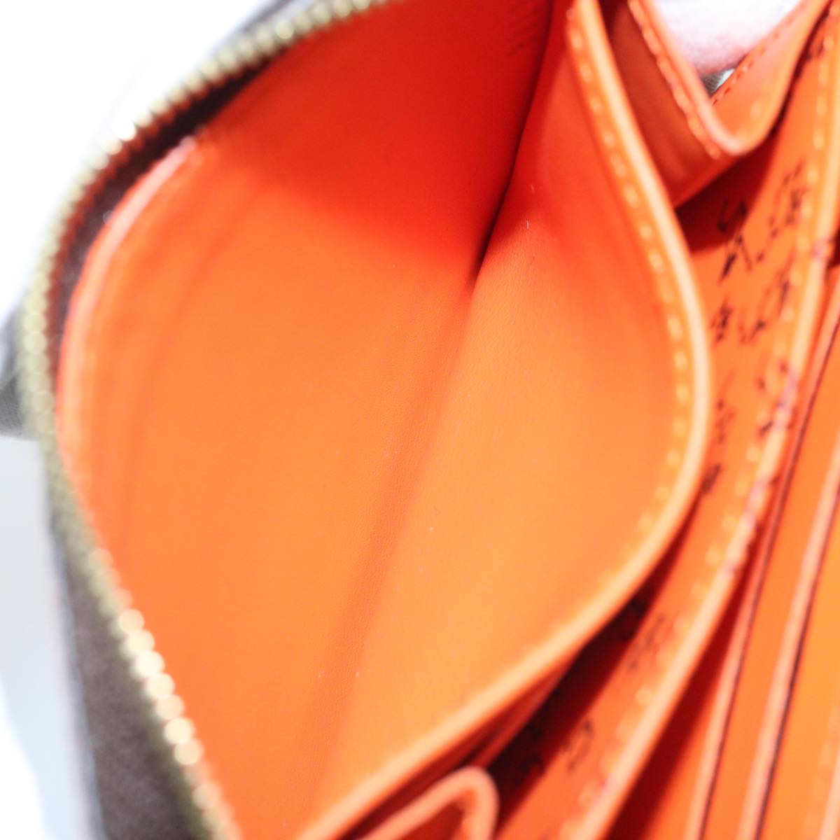 Louis Vuitton Coin Purse – Compact & Stylish Wallet