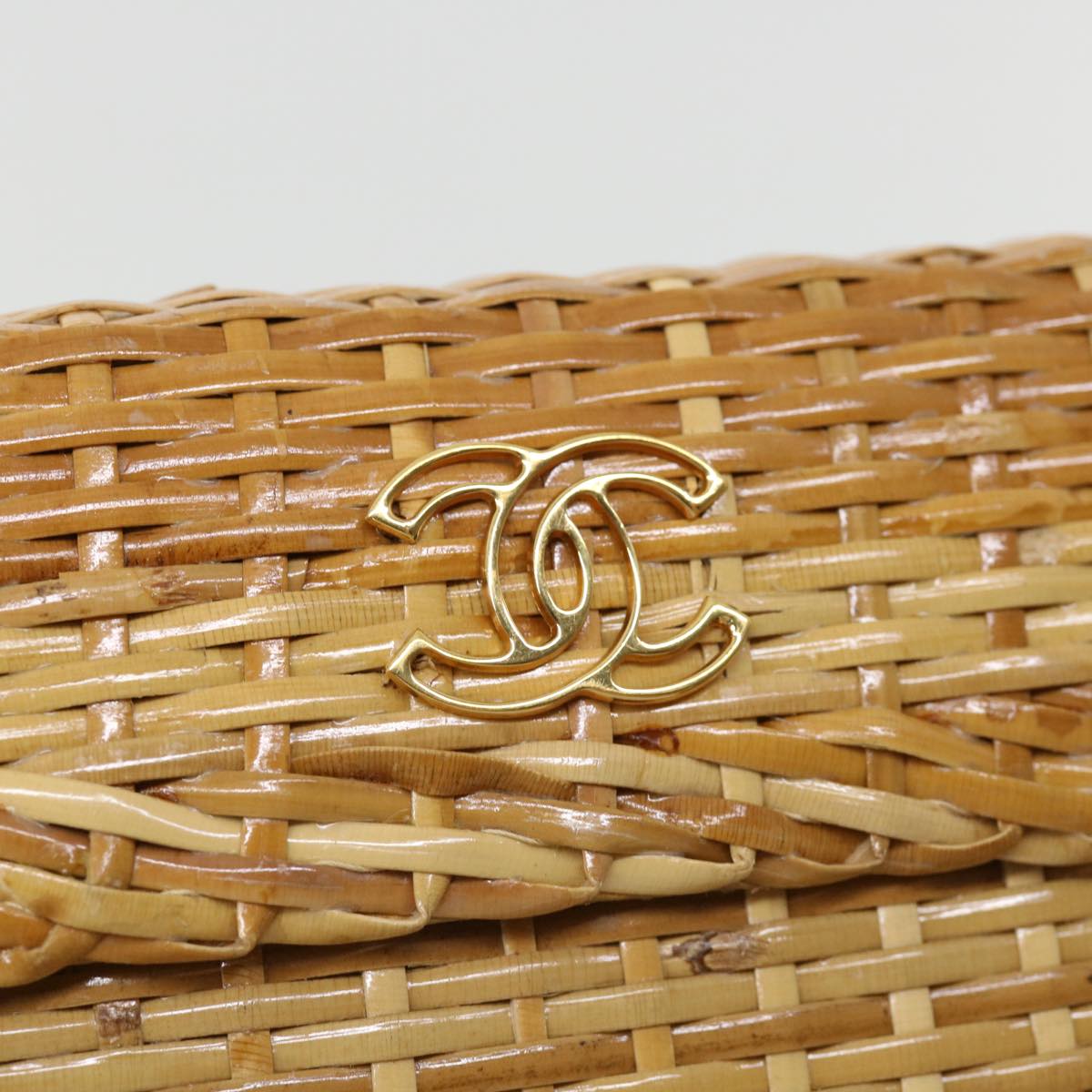 Chanel Luxury Handbags & Accessories – Classic & Timeless