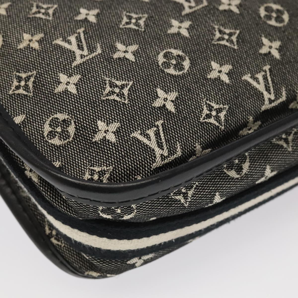 Louis Vuitton Pochette Bag – Chic & Versatile