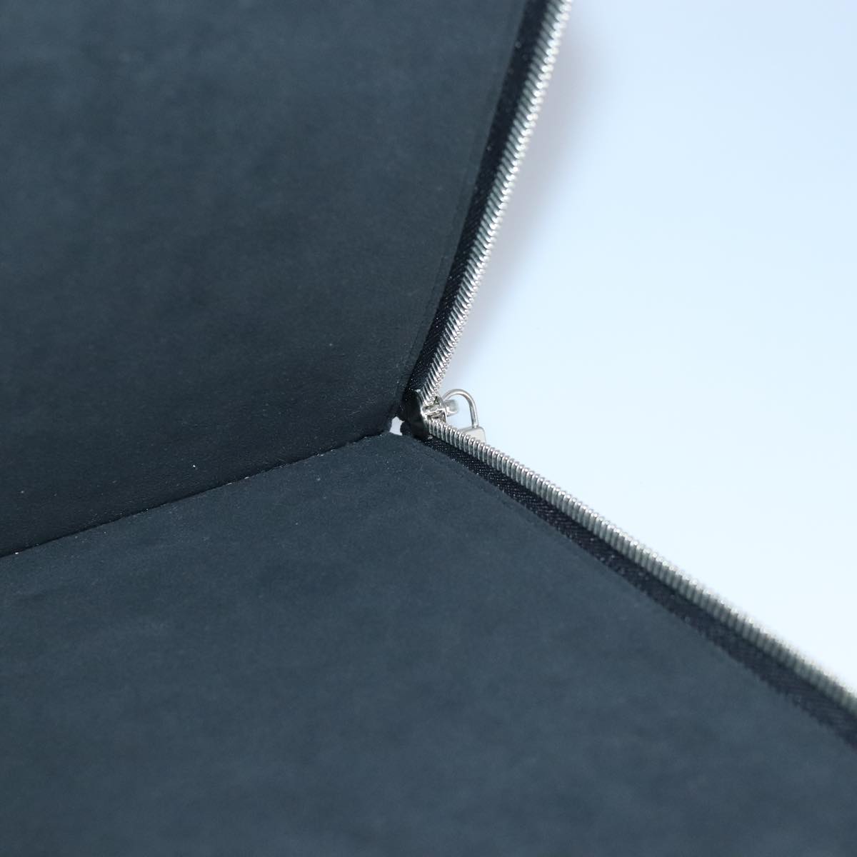 Louis Vuitton Pochette Zippée Designer Clutch