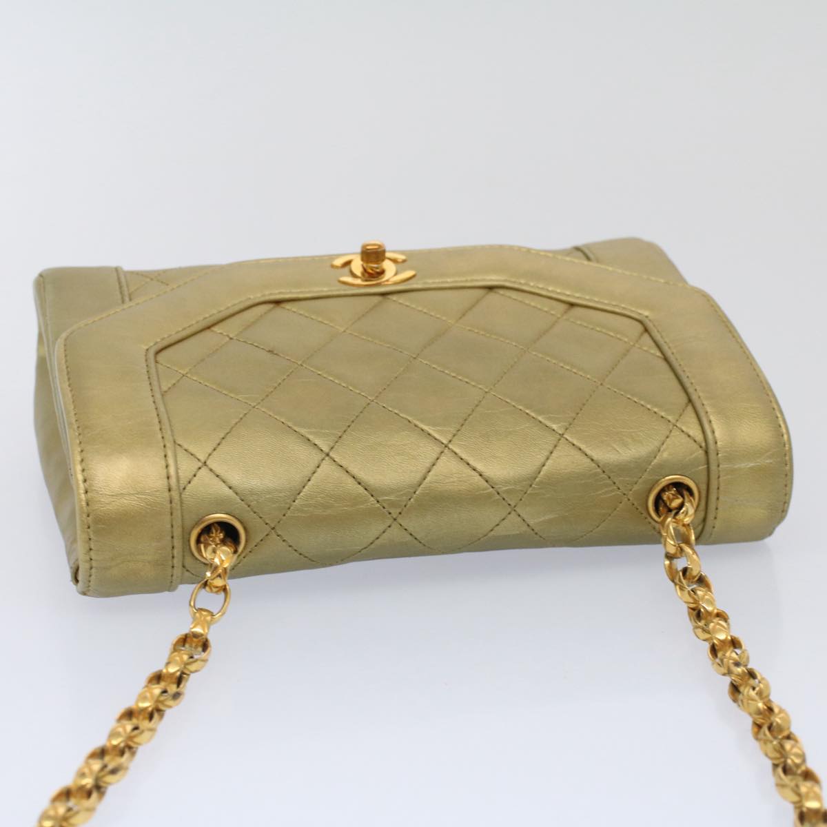 Chanel luxury bags, Chanel fashion, Chanel handbags, Chanel accessories