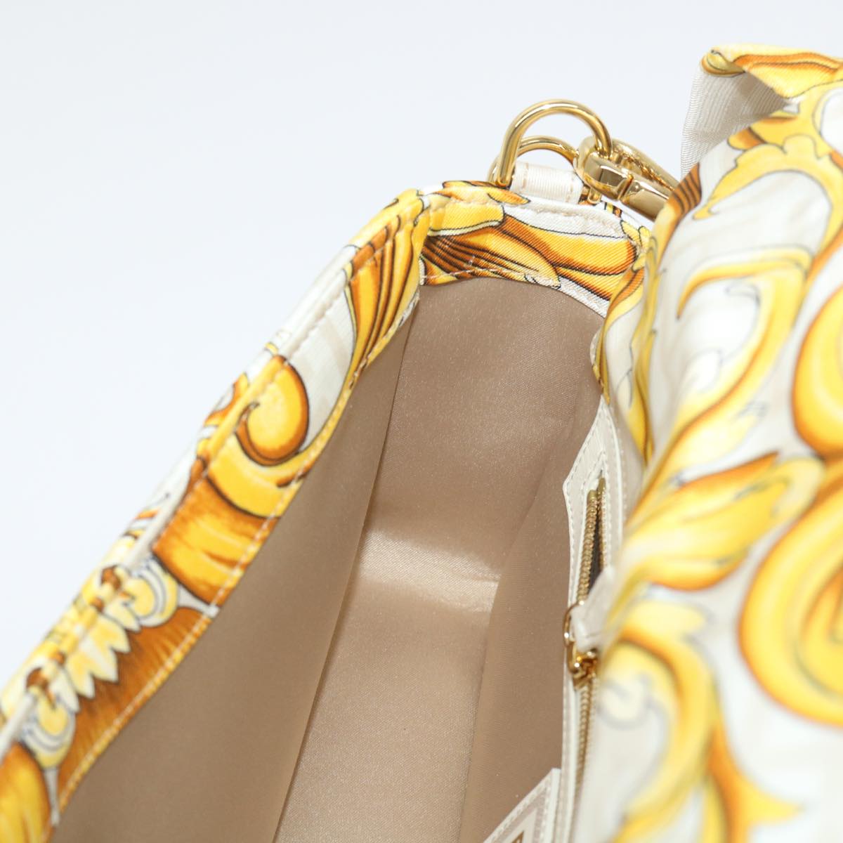 Fendi Baguette, luxury Fendi handbag, designer Fendi baguette bag, Fendi women’s bag