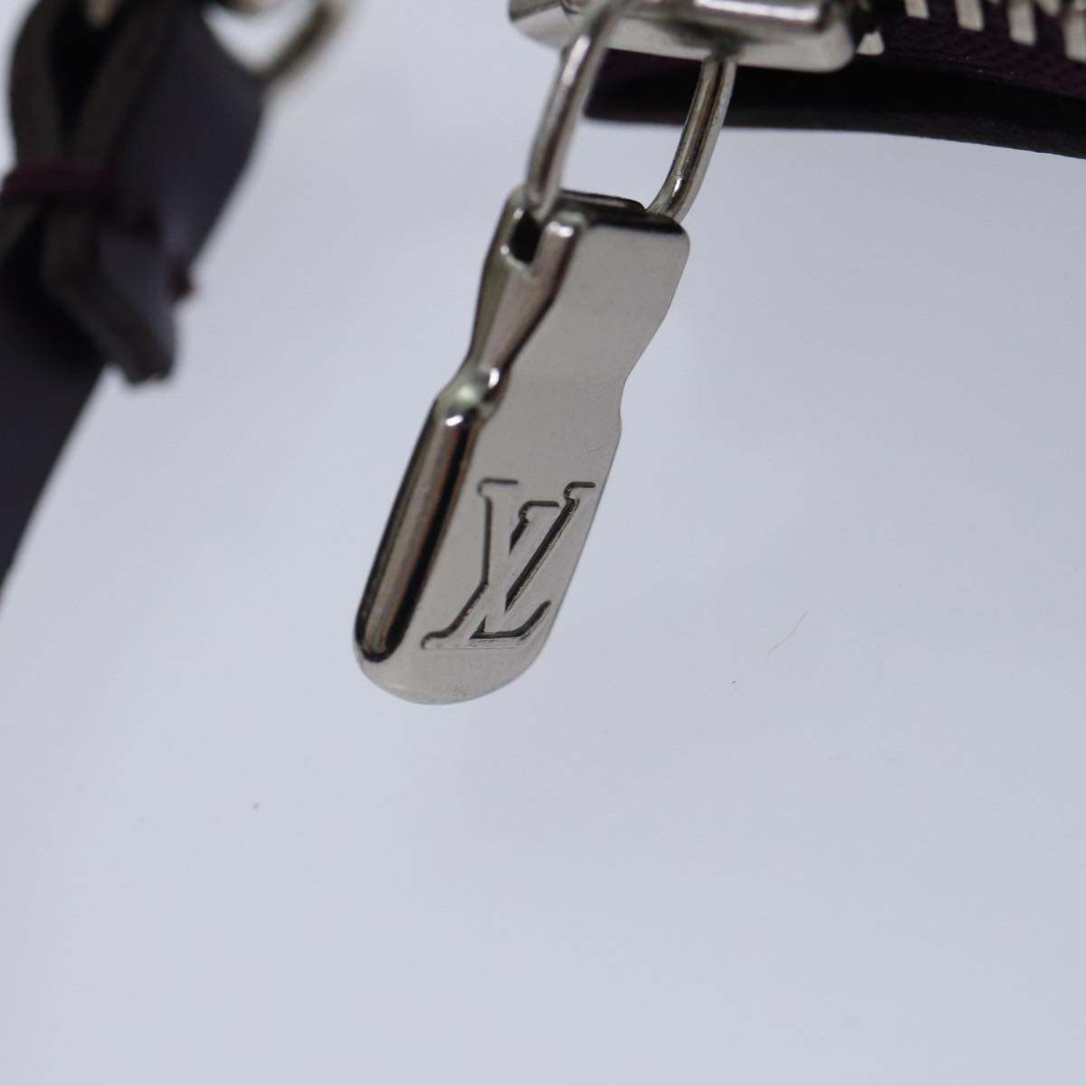 Louis Vuitton Pochette Accessoire – Classic Mini Shoulder Bag