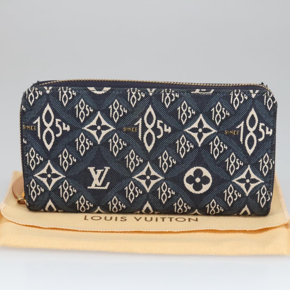 Louis Vuitton Zippy Wallet, Luxury Leather Wallet