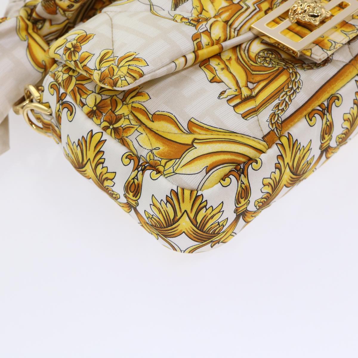 Fendi Baguette, luxury Fendi handbag, designer Fendi baguette bag, Fendi women’s bag