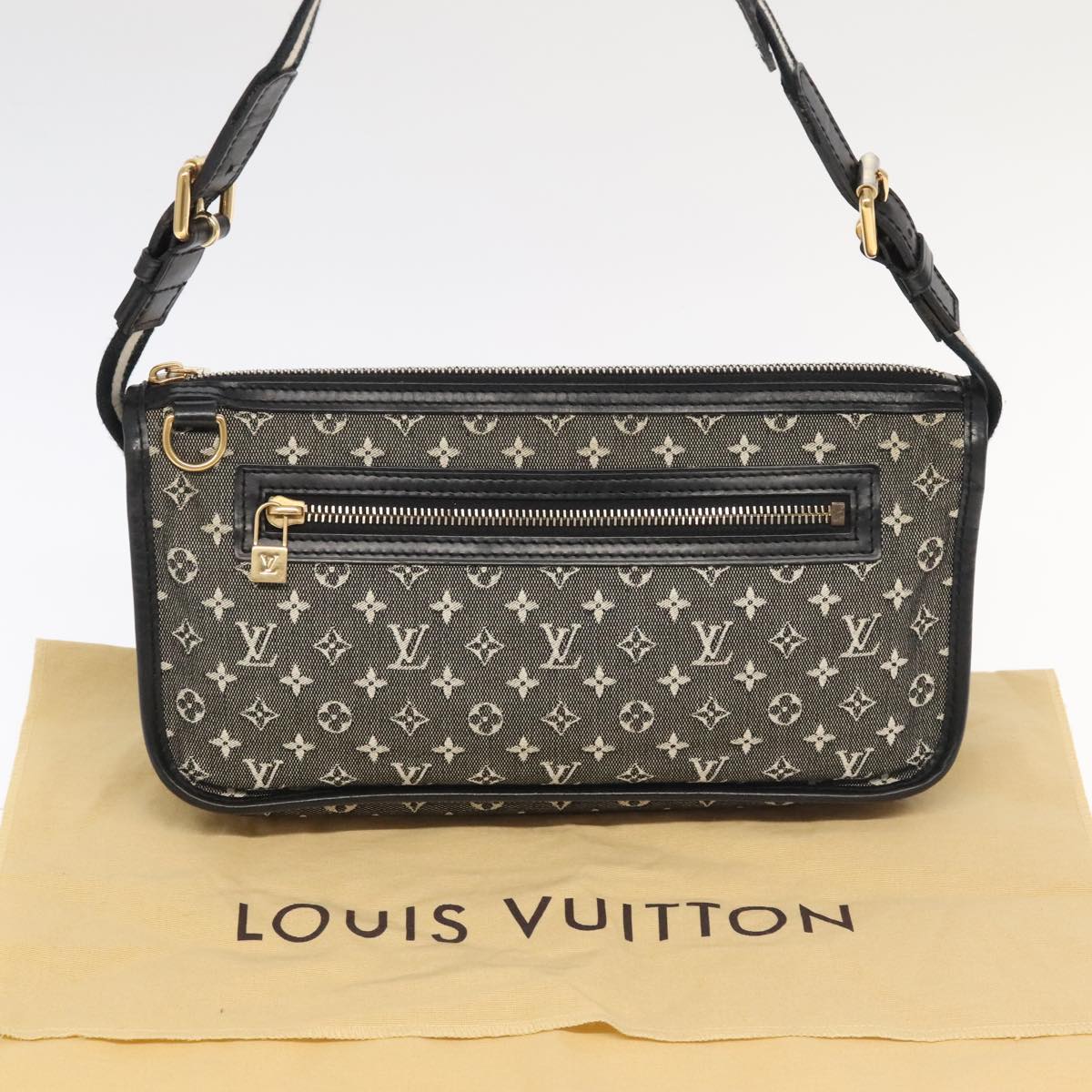 Louis Vuitton Pochette Bag – Chic & Versatile