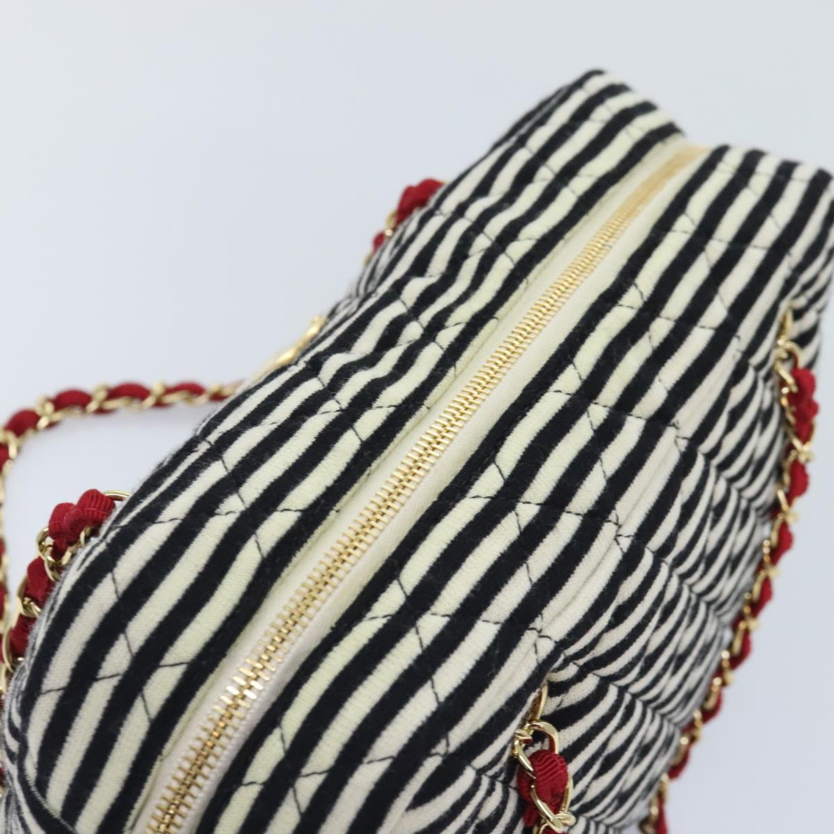 Chanel Matelassé Bag – Signature Quilted Leather Handbag