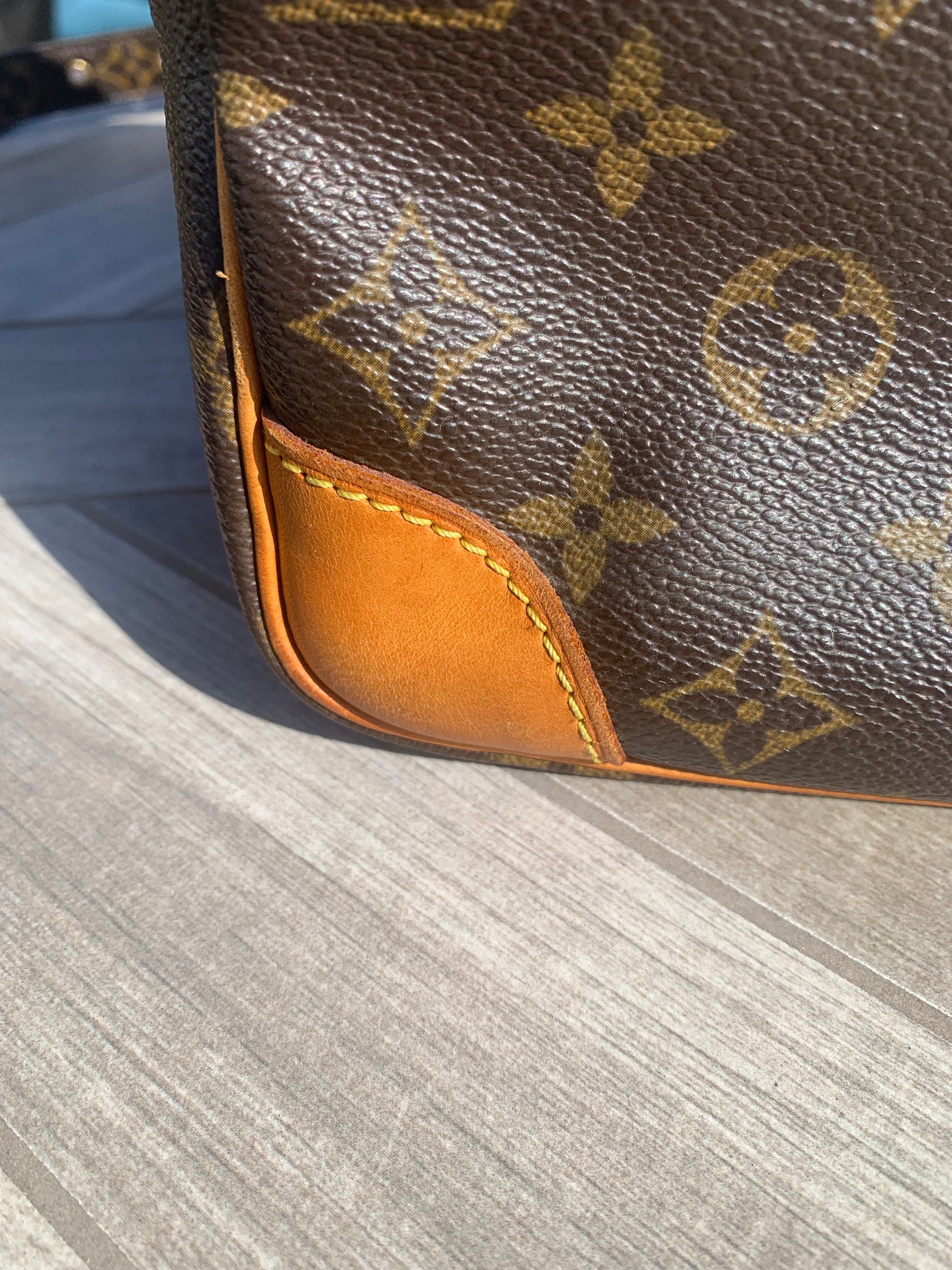 Louis Vuitton Nile Crossbody Bag - My Luxury Labels
